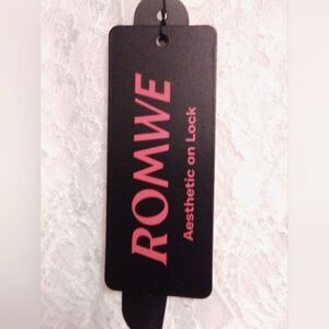 New with Tags Solid White Lace Ruffle Hem Skirt Size XS”